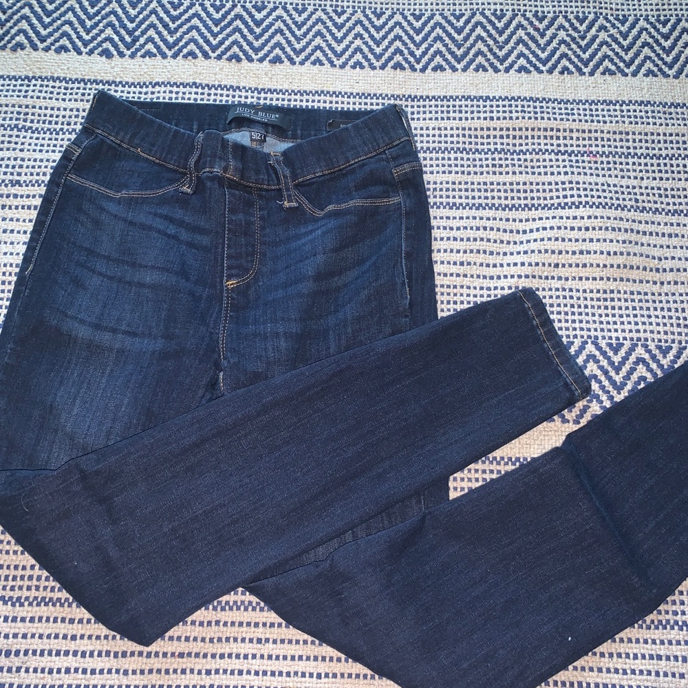 Size 5 Judy Blue skinny fit jegging